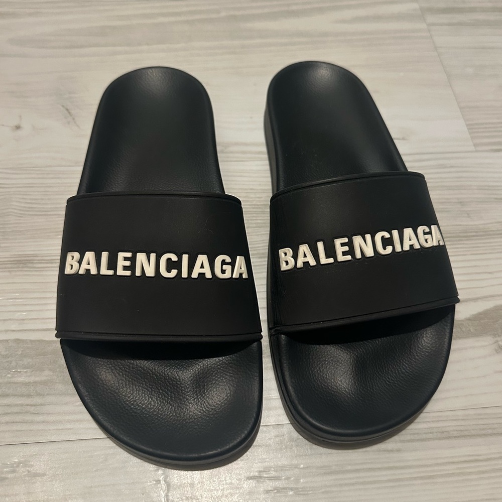 Balenciaga pool slides size 8 - Picture 3 of 7